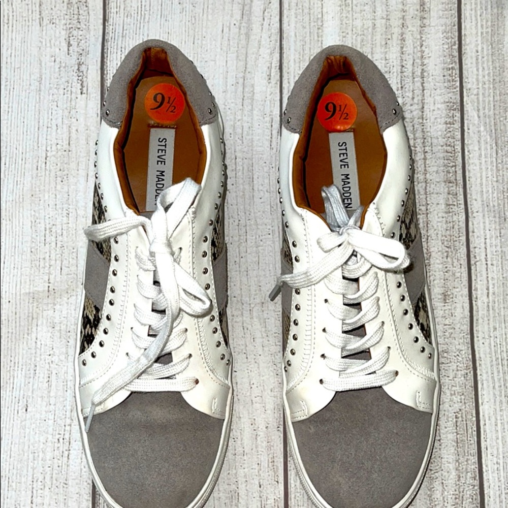 Steve Madden Tennis Shoe